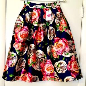 Gorgeous L’Atiste NWTRose Pattern Skirt